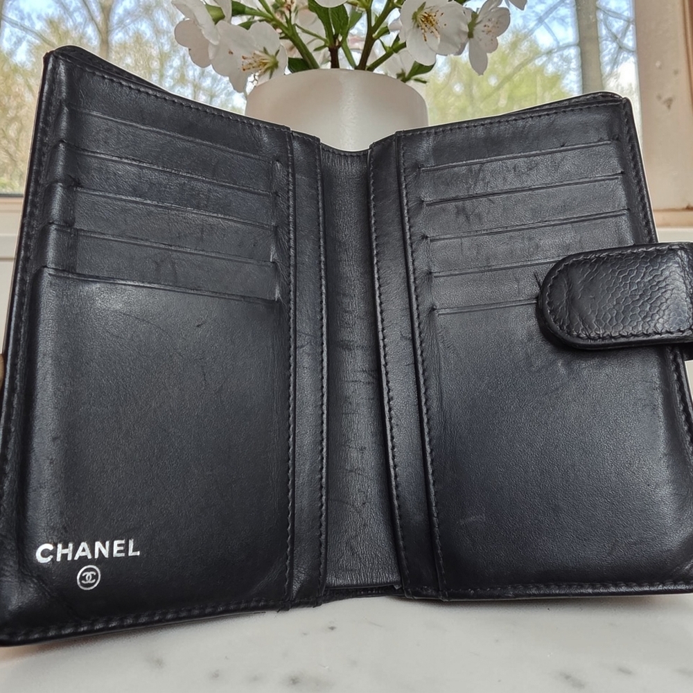 Authentic CHANEL Classic Black Leather Compact Wallet W/snap Closure - Picture 3 of 16